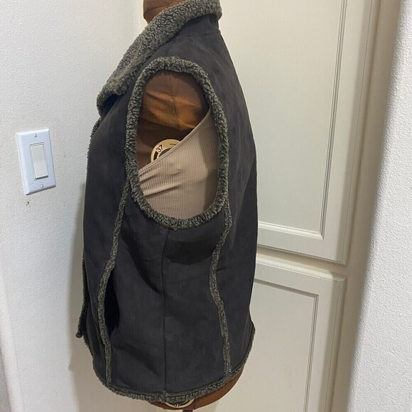 LL Bean Vintage Chocolate Brown Faux Suede Sherpa Lined Vest Size Small Reg - Picture 5 of 9